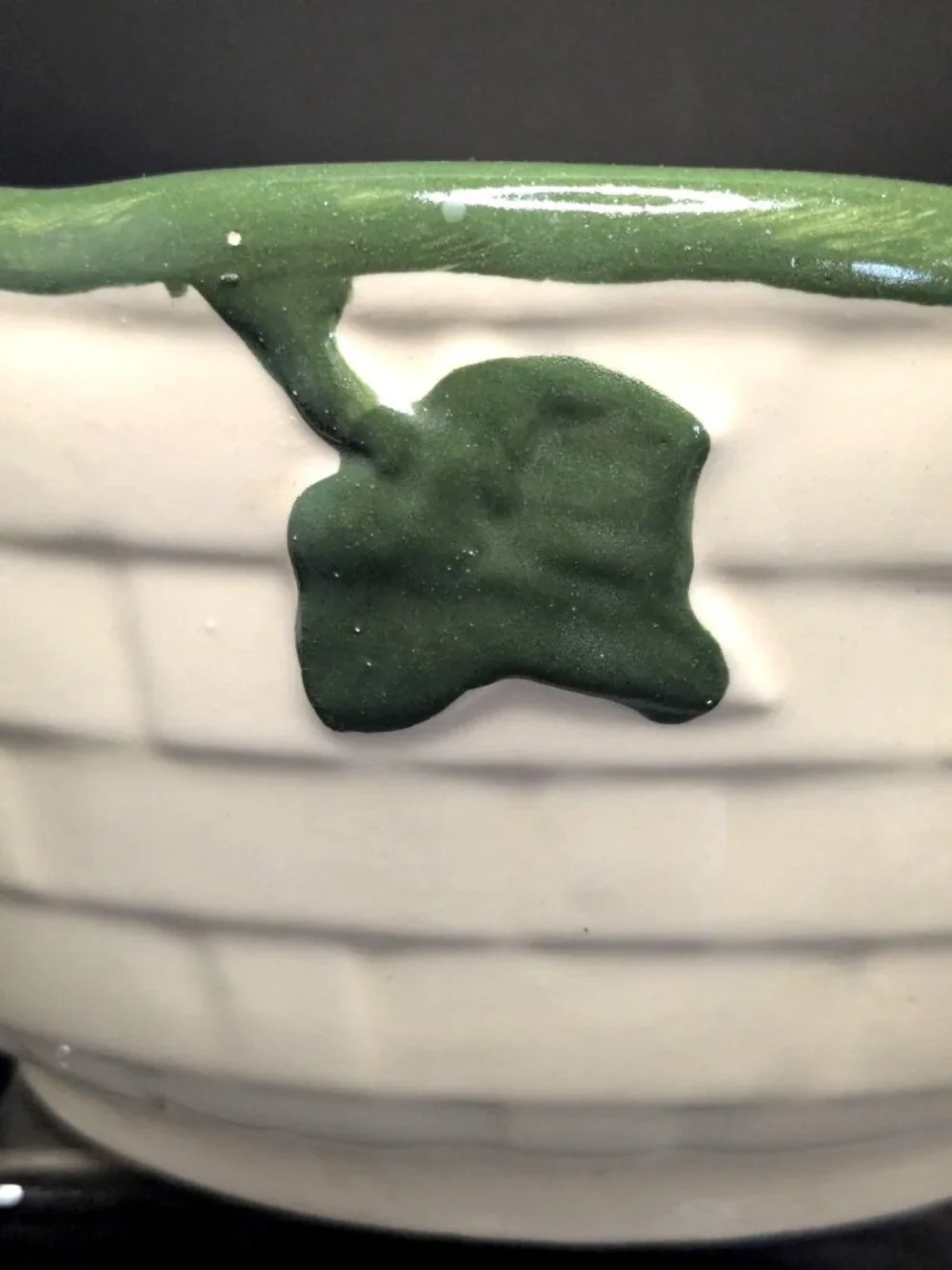 Roseville Ceramics Inc. Mixing Bowl 8.5 Inch Green Ivy Leaves Country Farmhouse